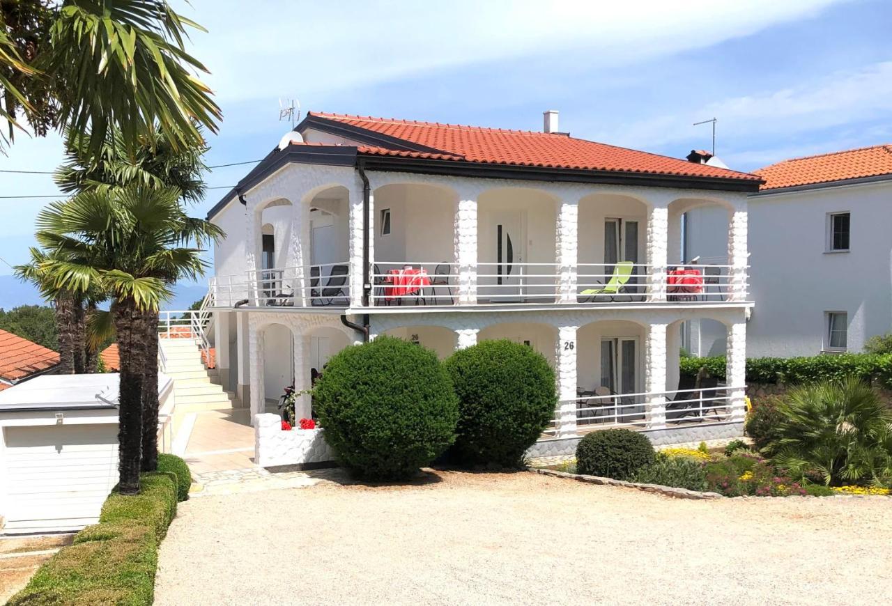 Apartments Kremenici Malinska Eksteriør billede