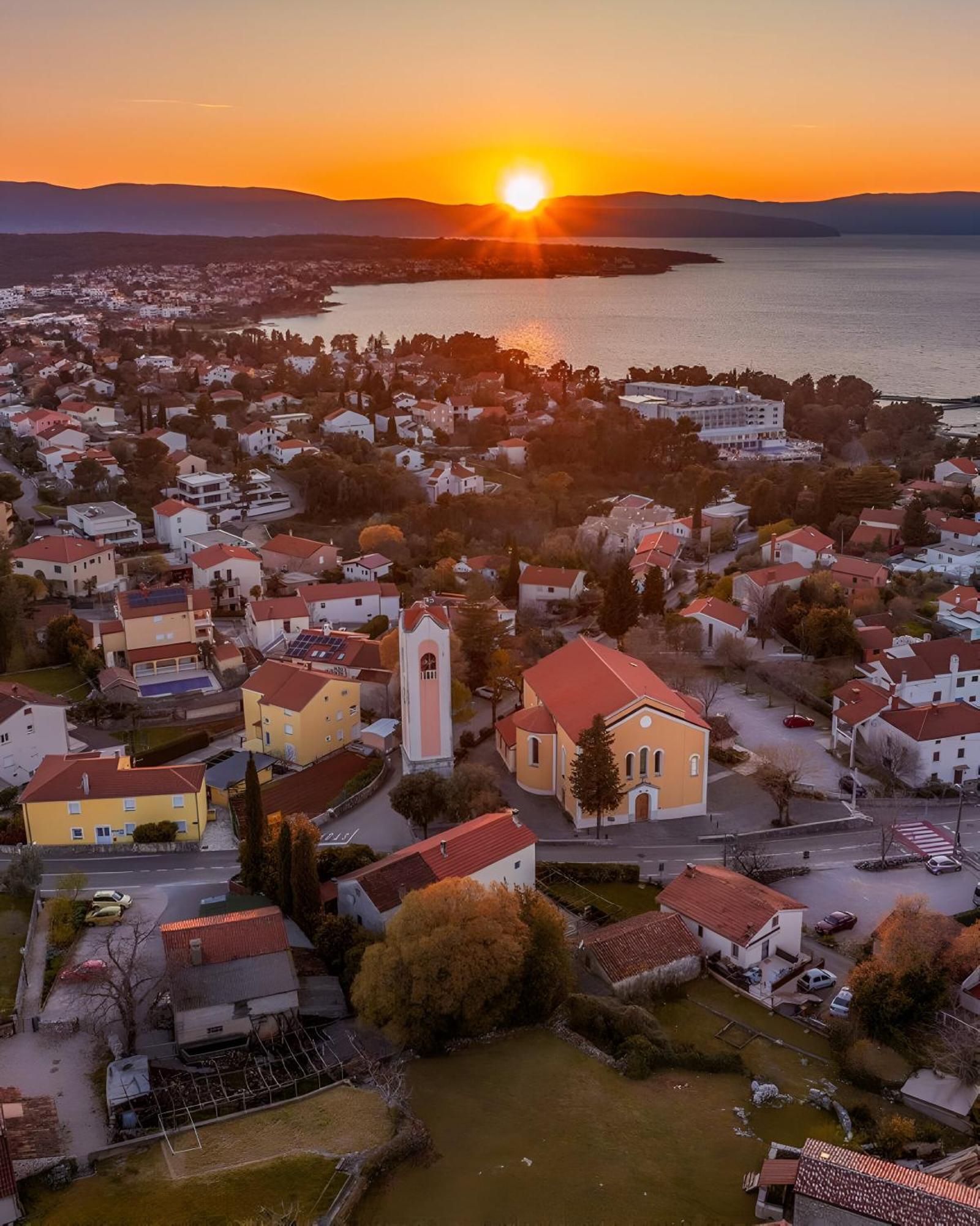 Apartments Kremenici Malinska Eksteriør billede