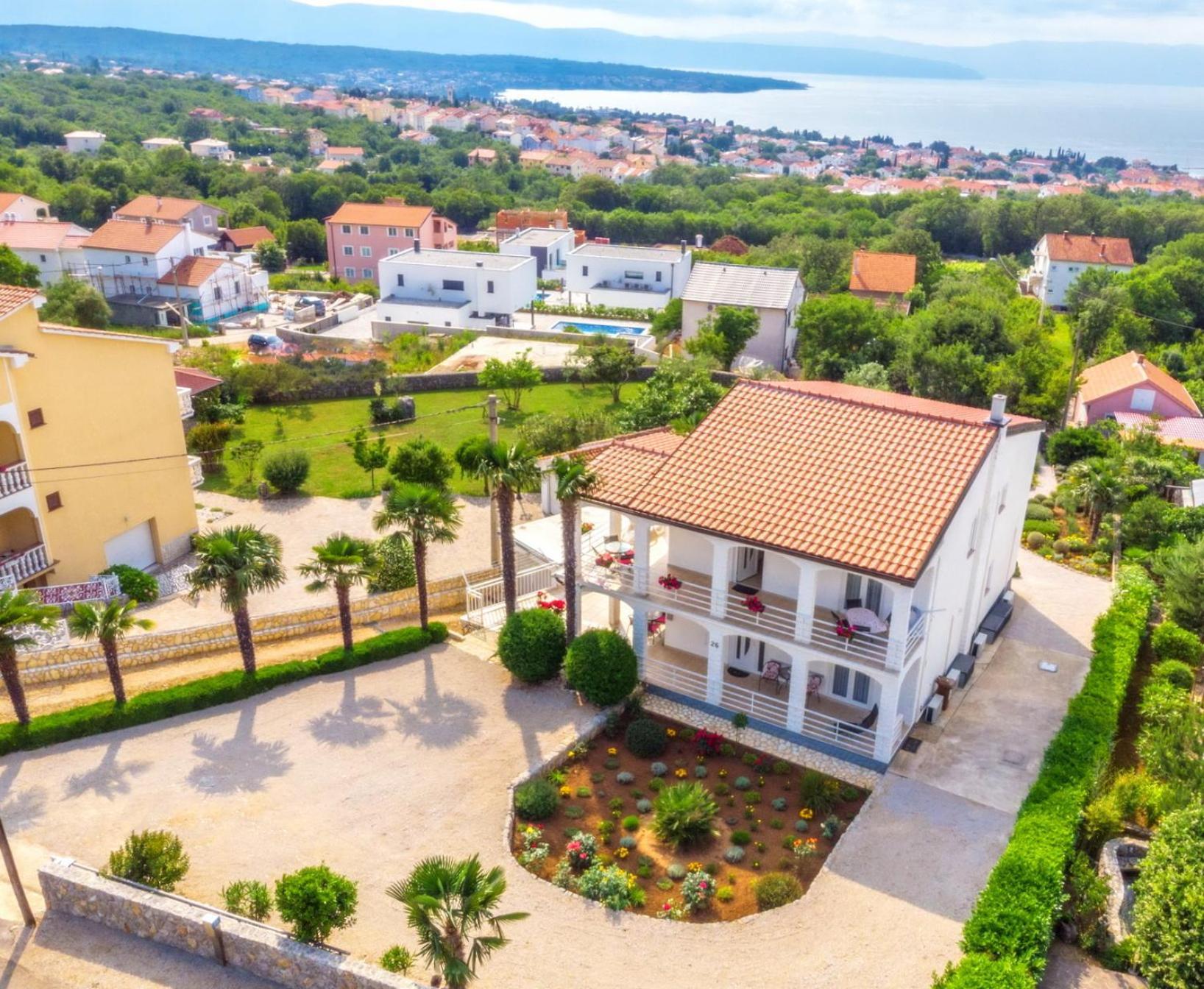 Apartments Kremenici Malinska Eksteriør billede