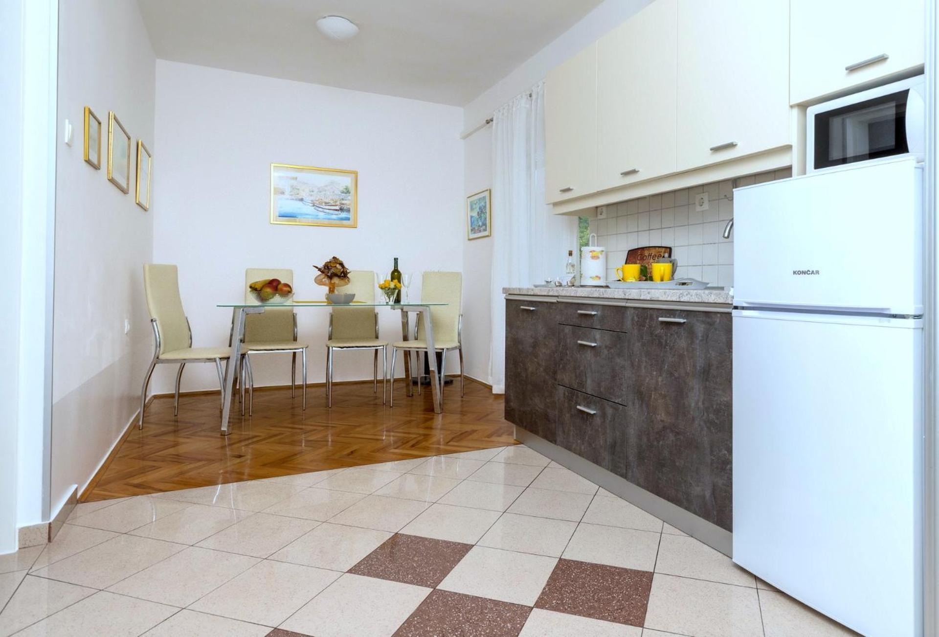 Apartments Kremenici Malinska Eksteriør billede